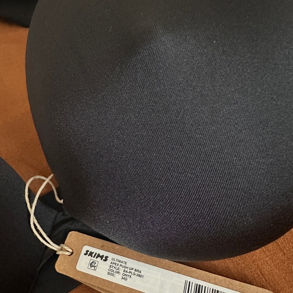 NEW Skims Ultimate Push Up Nipple Bra - Picture 2 of 4